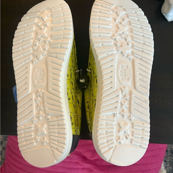 Hey Dude Yellow Patterned Sneakers - Picture 4 of 4